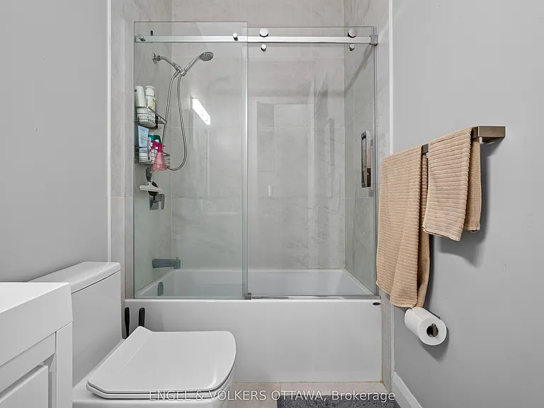 44 Byron Ave #D — Photo 41