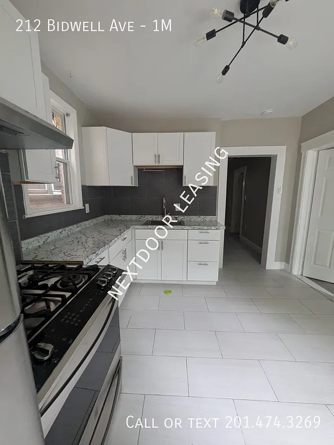 212 Bidwell Ave — Photo 3
