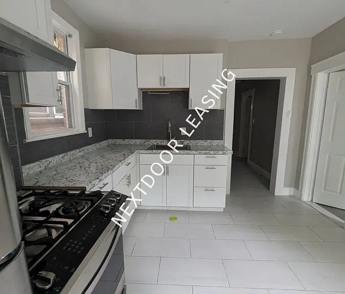 212 Bidwell Ave #1M — Photo 3