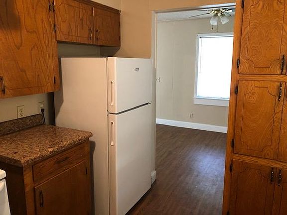 3rd image of 416 Browning St