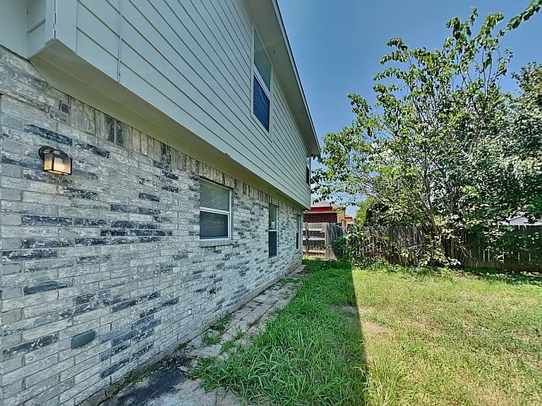 3990 Sarasota Springs Dr — Photo 18