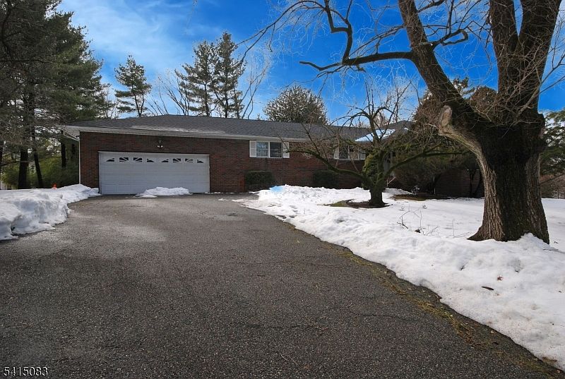 1st image of 28 Overlook Rd