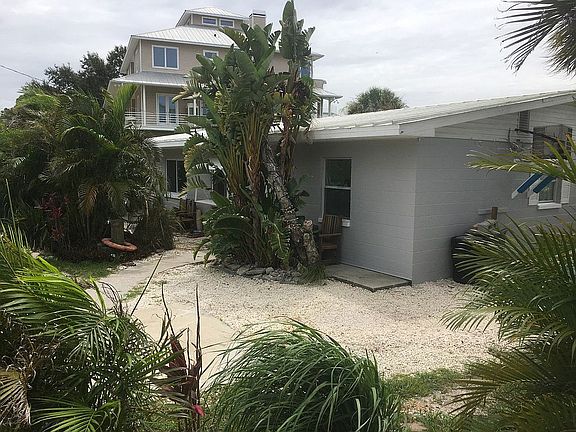 5th image of 1669 Sea Breeze Dr