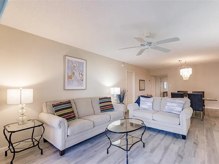 1055 W Peppertree Dr #506AA — Photo 4
