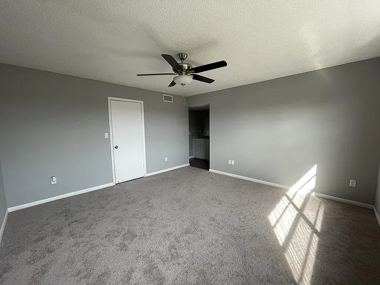 20511 NW 15th Ave #4 — Photo 12