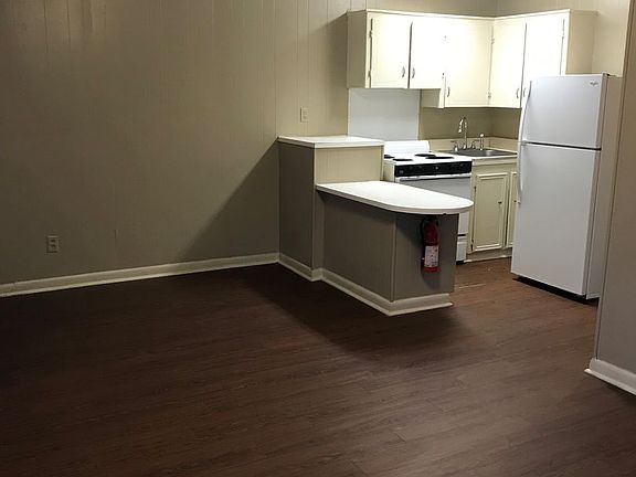 5th image of 610 Delhomme Ave APT 1E