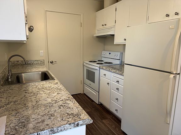 2nd image of 900 Capitola Ave #26