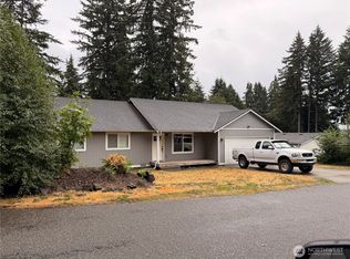 21 NE Harpoon Dr, Belfair, WA 98528