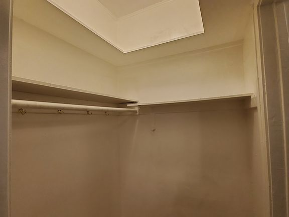 5th image of 834 W Fullerton Ave APT C