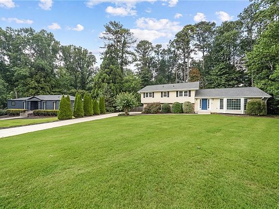 2nd image of 4576 Cedar Knoll Dr NE