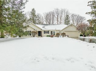 47 Falcon Trl, Pittsford, NY 14534