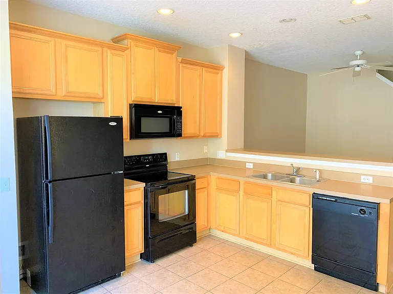 5311 Paradise Cay Cir — Photo 3