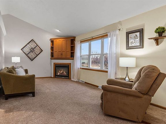 2nd image of 2266 Deer Prairie Dr