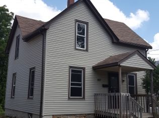 207 N Johnston Ave, Rockford, IL 61101