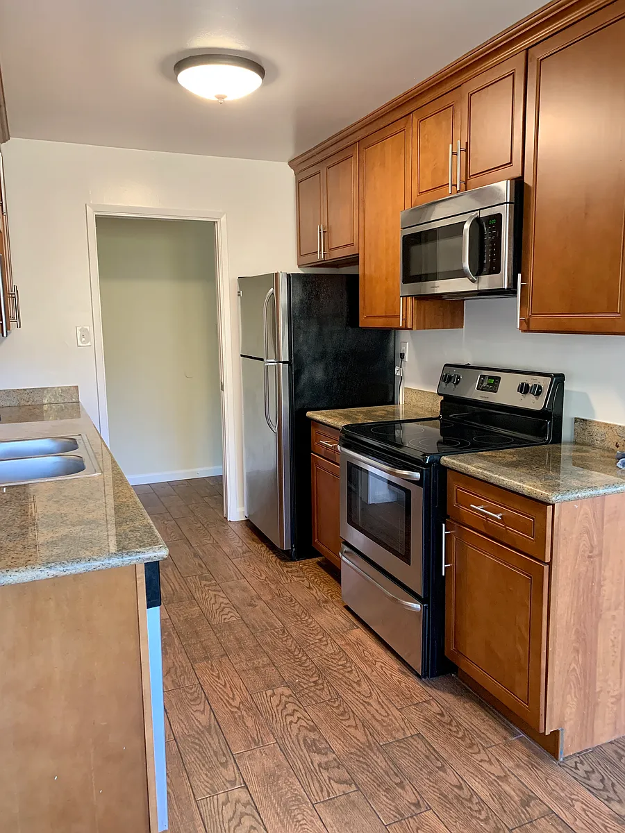 Building Photo - 125 Ascot Ct #3