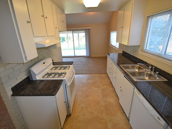 4th image of 6125 Willowmont Cir