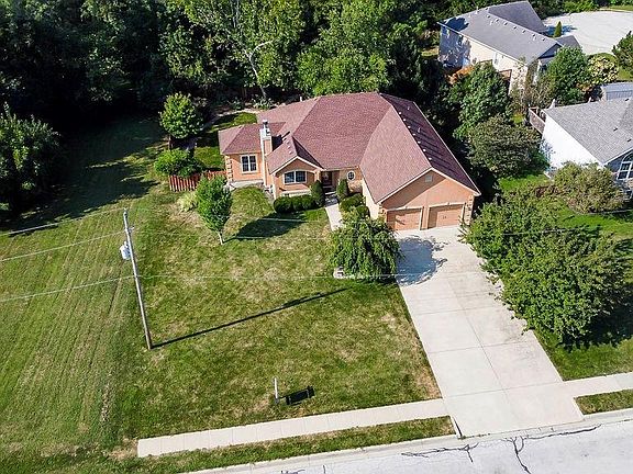 3rd image of 2245 Vilas St