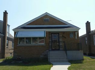 8127 S Whipple St, Chicago, IL