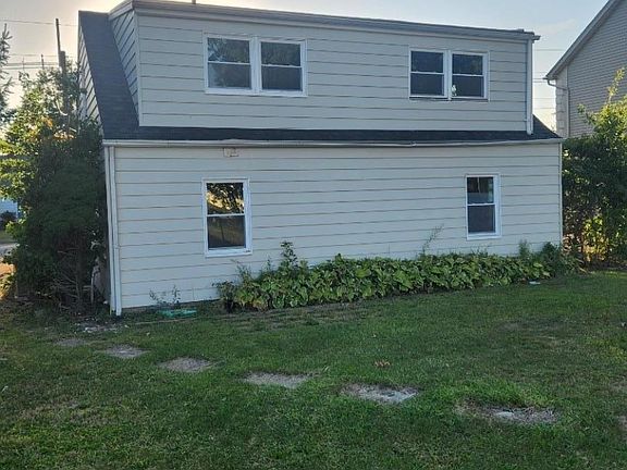 2nd image of 223 Plainfield Ave