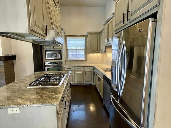 3rd image of 218 Brightwood Dr