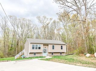 7 Larkwood Ct, Johnston, RI 02919