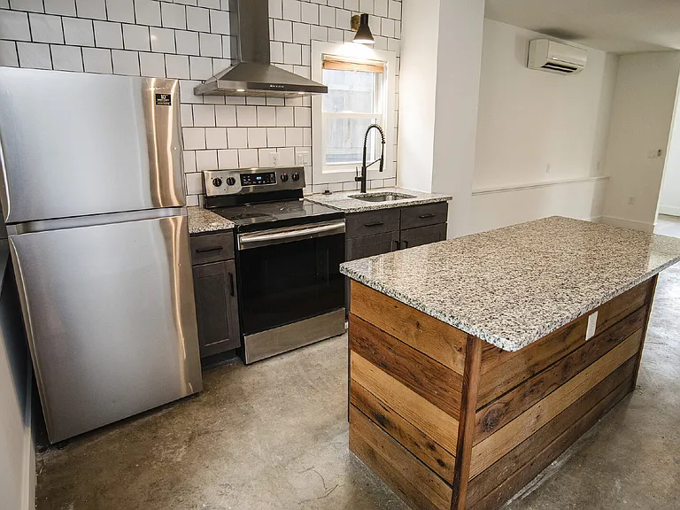 505 N Cameron St — Photo 7