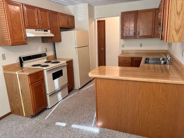 1505 Shannons Dr NE, Mandan, ND 58554