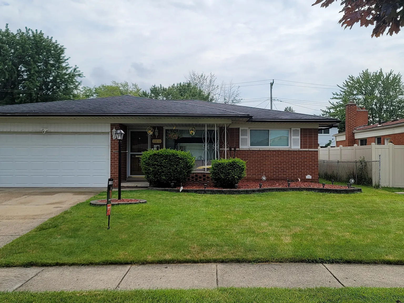 3 bed, 1.5 bath, 1436 sqft, $2,600 — Photo 2