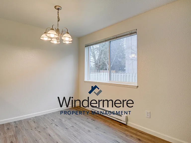 141 SW 6th Ave — Photo 11