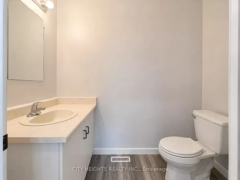 164 Daniels Cres — Photo 7