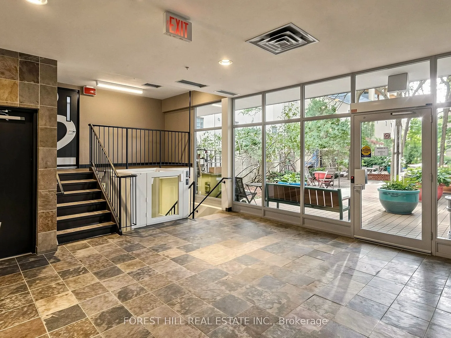 Kensington Market Lofts — Photo 4