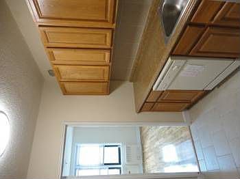 4th image of 145 Lincoln Ave APT 4T