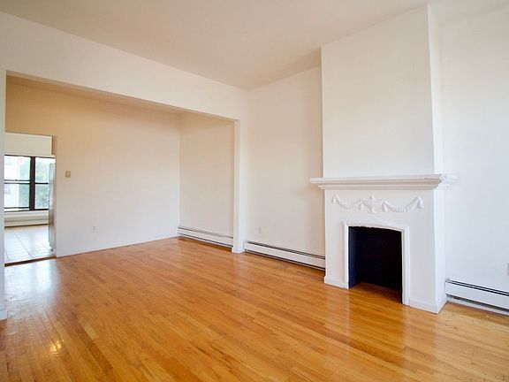 4th image of 544 Union St #1