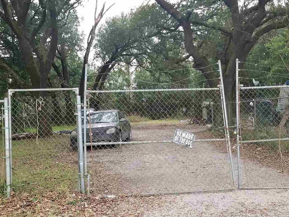 2nd image of 519 Bayliss Ct