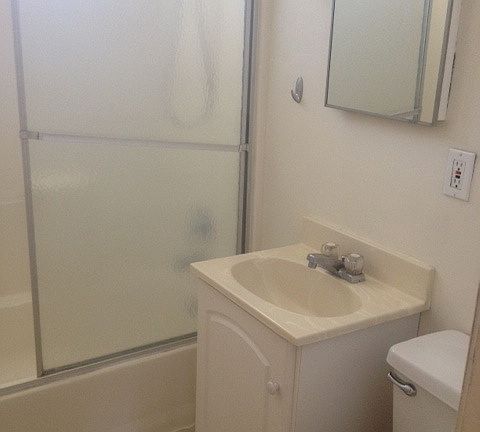 4th image of 1713 Evergreen St