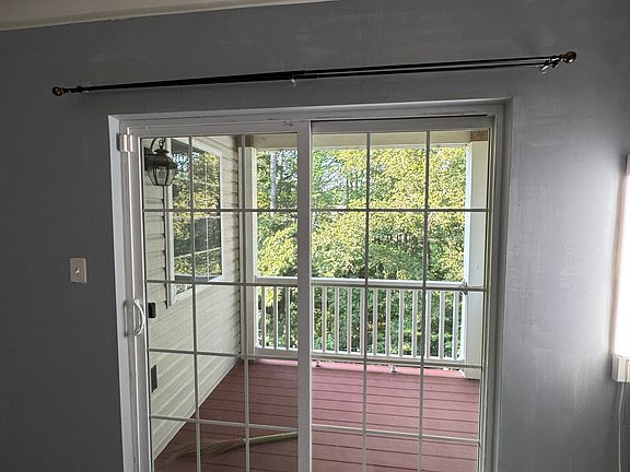 5th image of 684 Millhouse Dr