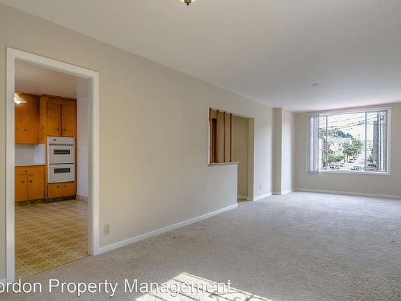 2nd image of 2812 Diamond St