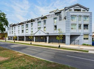 400 York Blvd #203, Hamilton, ON L8R3M5
