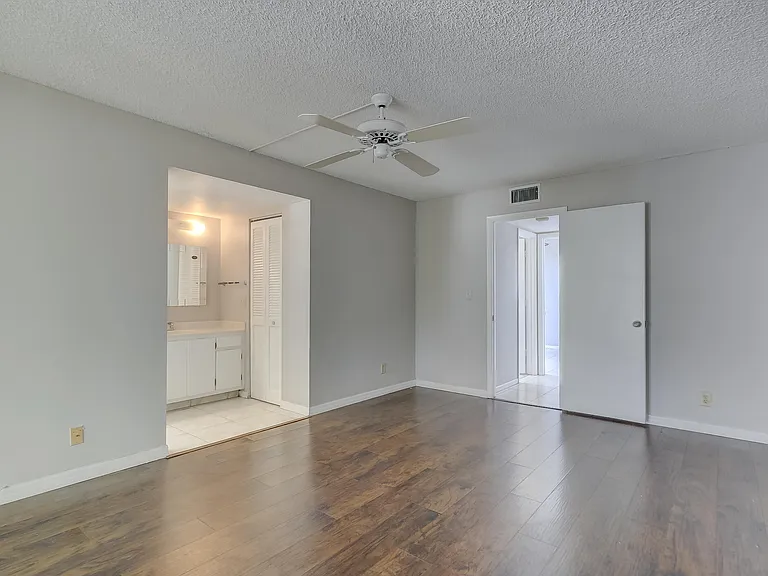 6751 N University Dr #302 — Photo 29