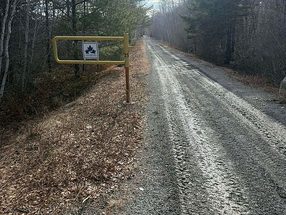 4th image of Peninsula Rd
