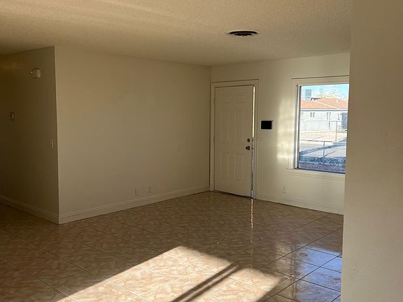 3rd image of 4025 Briar Ct