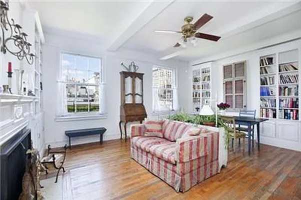 Sold by R New York | media 11