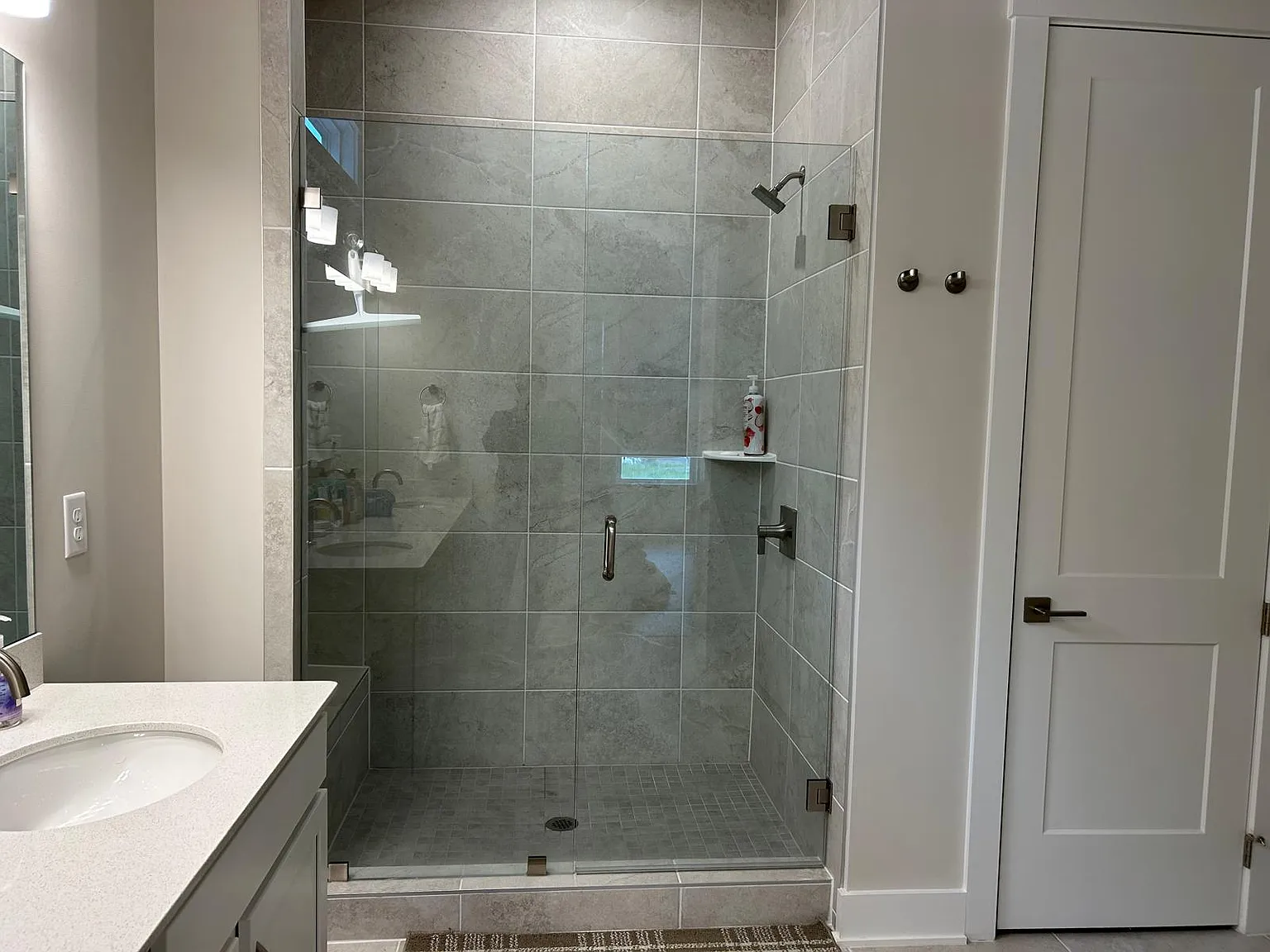 4 bed, 2650 sqft, $3,400 — Photo 2