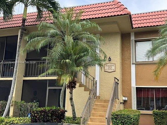 2nd image of 301 Lakeview Dr APT 102