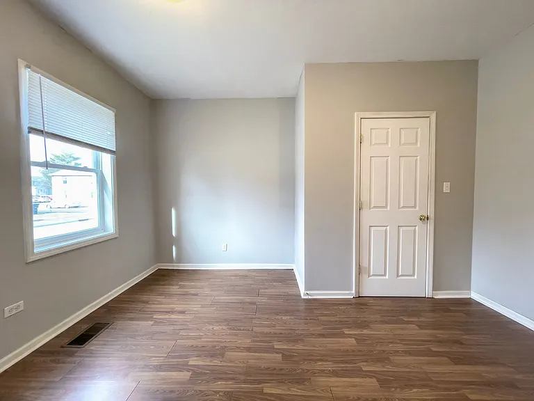 118 N Martin St — Photo 11