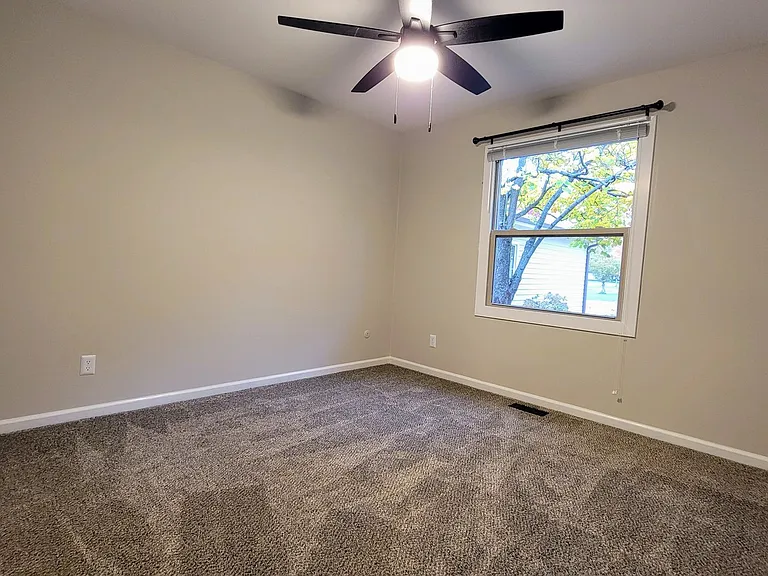 1601 Coventry Dr #B — Photo 11