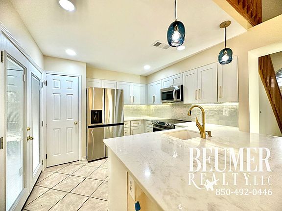 3rd image of 8511 Belle Meadow Blvd