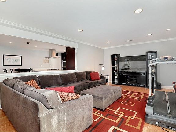 4th image of 16130 Golden Lantern Ln