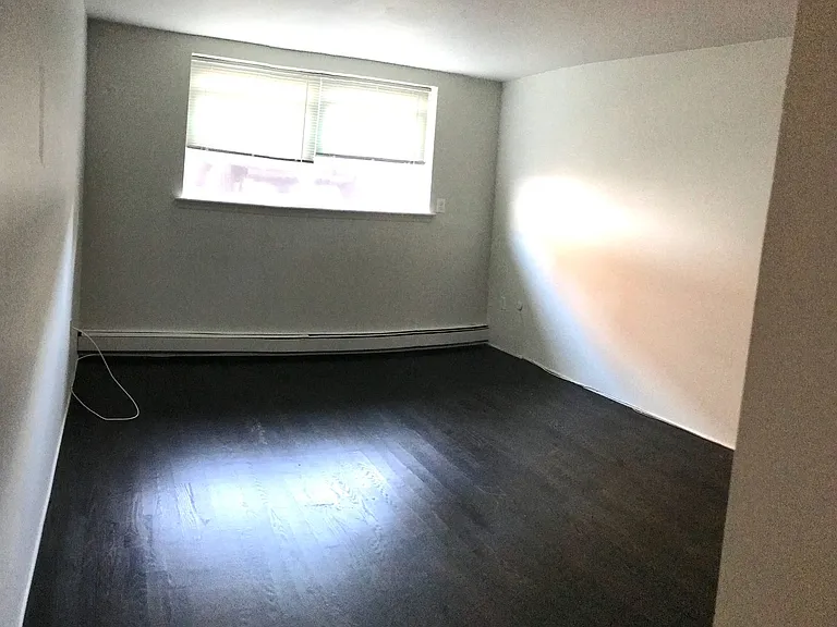 407 7th Ave — Photo 8