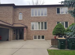 2203 W Oakton St APT 1, Park Ridge, IL 60068